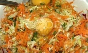 Кабачковые оладьи с морковью рецепт шаг 3