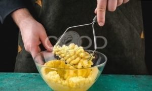Картофельная запеканка с тунцом рецепт шаг 2