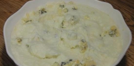 Пюре из цветной капусты с пармезаном и голубым сыром кулинарный рецепт