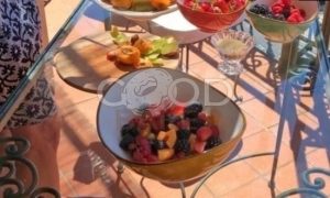 Салат Macedonia из свежих ягод и фруктов рецепт шаг 4
