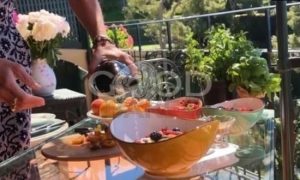 Салат Macedonia из свежих ягод и фруктов рецепт шаг 6
