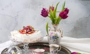 Торт «Павлова» с малиновым курдом кулинарный рецепт