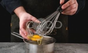 Тосты с беконом и яйцом пашот рецепт шаг 3