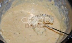Закусочный кекс с беконом, вялеными томатами и сыром рецепт шаг 4