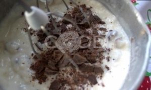 Молочное мороженое с клюквой и шоколадом рецепт шаг 9