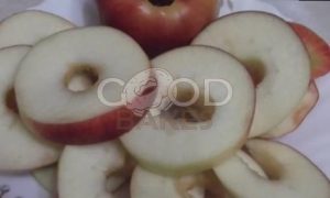 Два варианта десерта «Яблоки в тесте» рецепт шаг 1