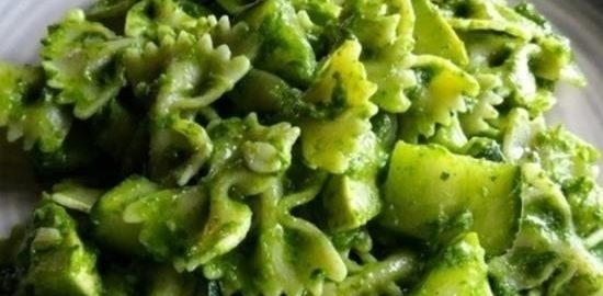 Фарфалле с кабачками и зеленым соусом кулинарный рецепт