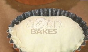 Пирожные со сливами и взбитыми сливками рецепт шаг 6