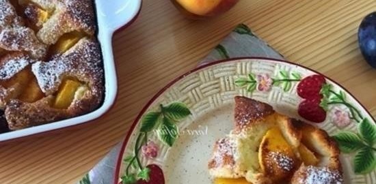 Коблер с персиками и сливами кулинарный рецепт