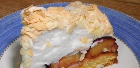 Люсин пирог со сливами и меренгой кулинарный рецепт