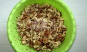 Пирог со сливами и орехами рецепт шаг 5