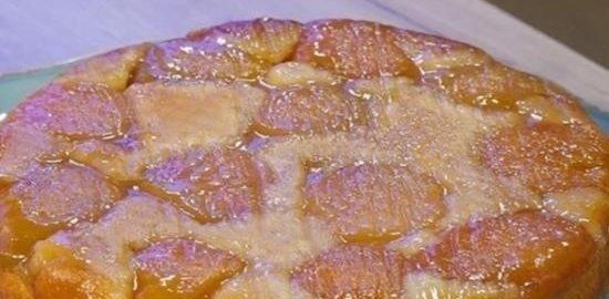Карамельный пирог с консервированными персиками кулинарный рецепт
