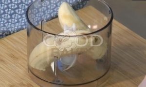 Мини-блинчики с голубикой и бананом рецепт шаг 1