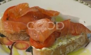 Бутерброды с лососем, помидорами и сливочным сыром рецепт шаг 6