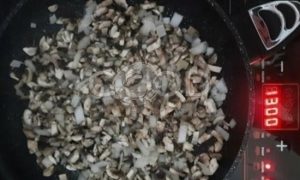 Овощная запеканка с грибами и индейкой рецепт шаг 2