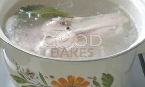 Пирог с курицей, грибами и цветной капустой рецепт шаг 1