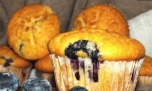 Кексы с голубикой и десертным вином кулинарный рецепт