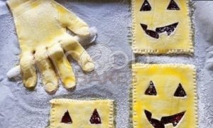 Слоеное печенье для Хеллоуина рецепт шаг 6