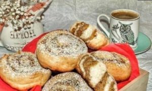 «Улитки» с курагой и грецкими орехами кулинарный рецепт