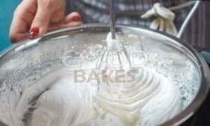 Пирожные-безе «Новогодние снежки» рецепт шаг 5